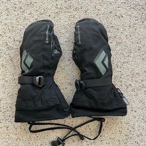 W’s Black Diamond Mercury Mitts, size small, black.